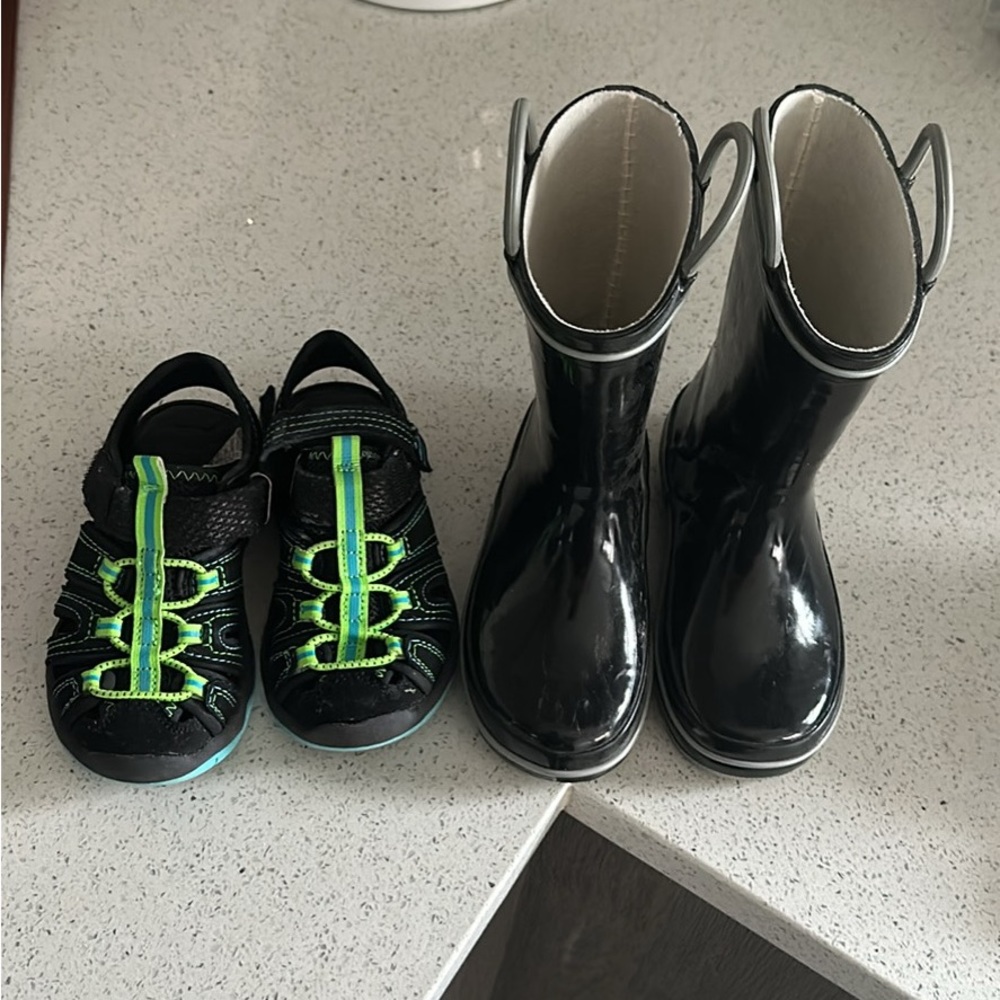 Toddler Rainboots & Sandals Size 8 (set)